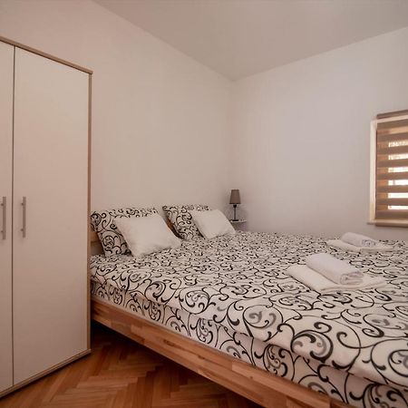Apartman Nina Stari Grad เทรบินเย ภายนอก รูปภาพ