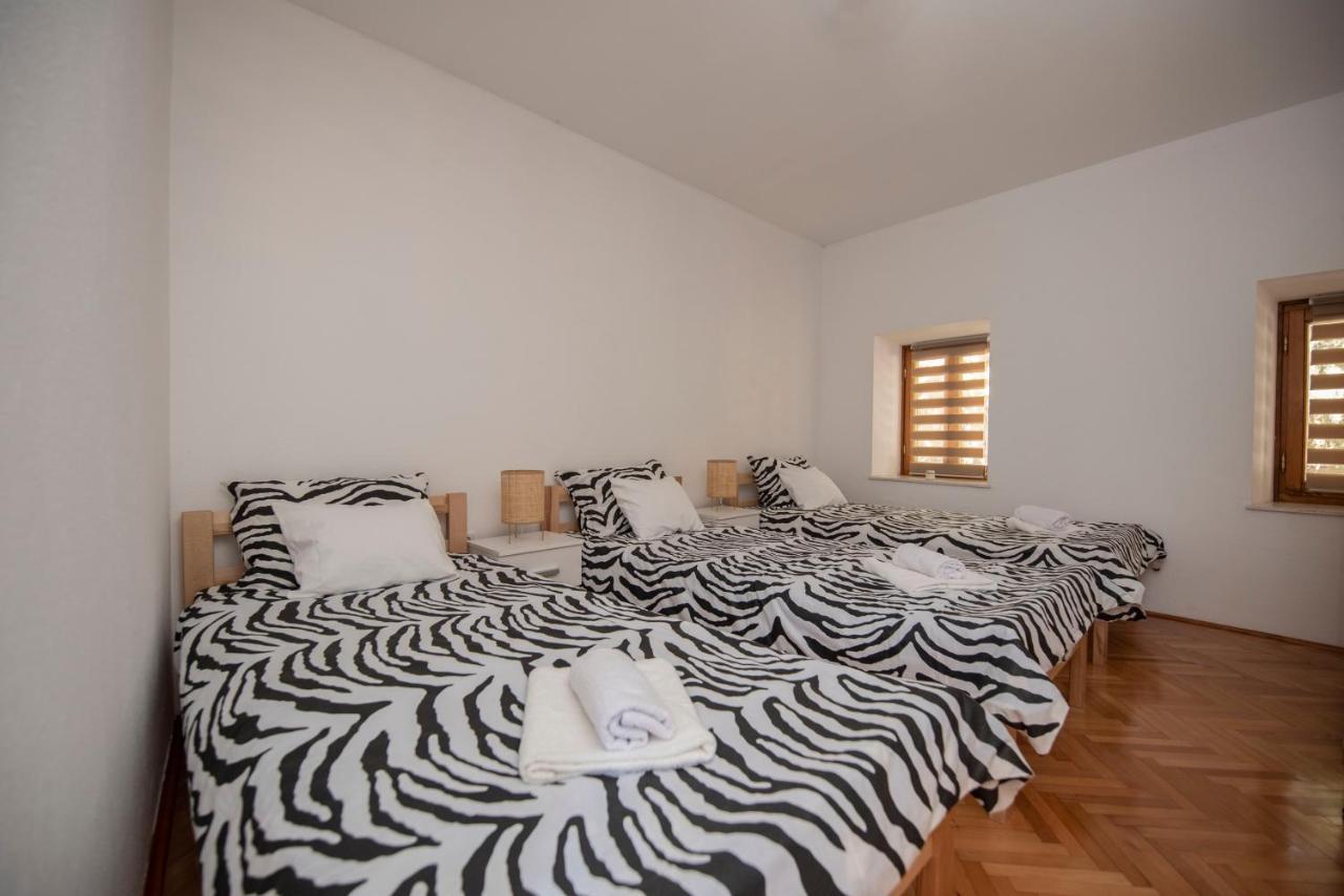 Apartman Nina Stari Grad เทรบินเย ภายนอก รูปภาพ