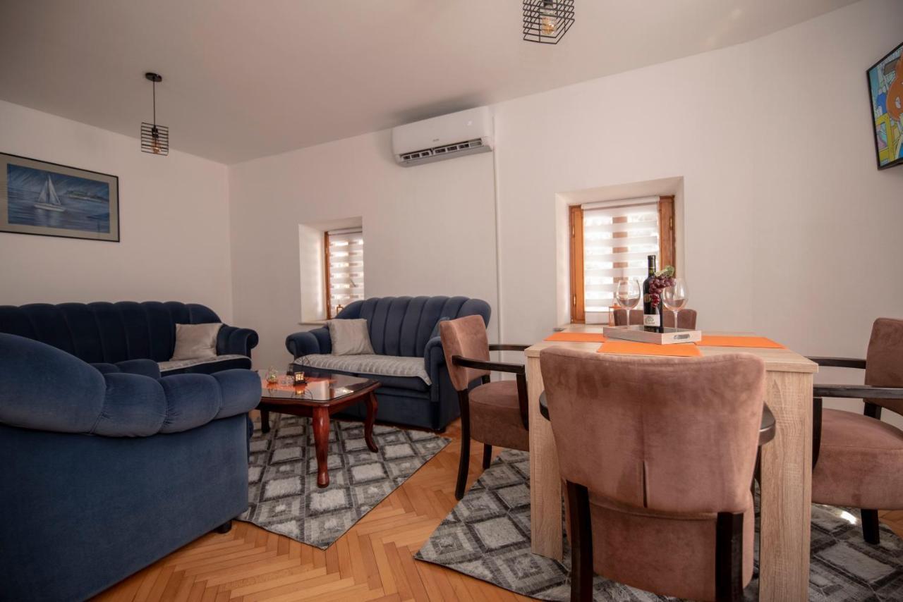 Apartman Nina Stari Grad เทรบินเย ภายนอก รูปภาพ