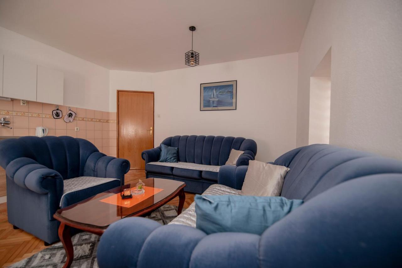 Apartman Nina Stari Grad เทรบินเย ภายนอก รูปภาพ